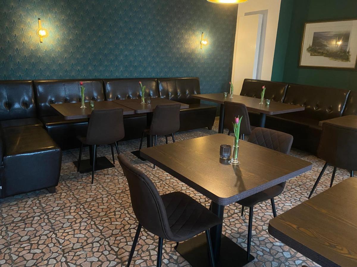 Hotel Vier Loewen Трабен-Трарбах Екстериор снимка