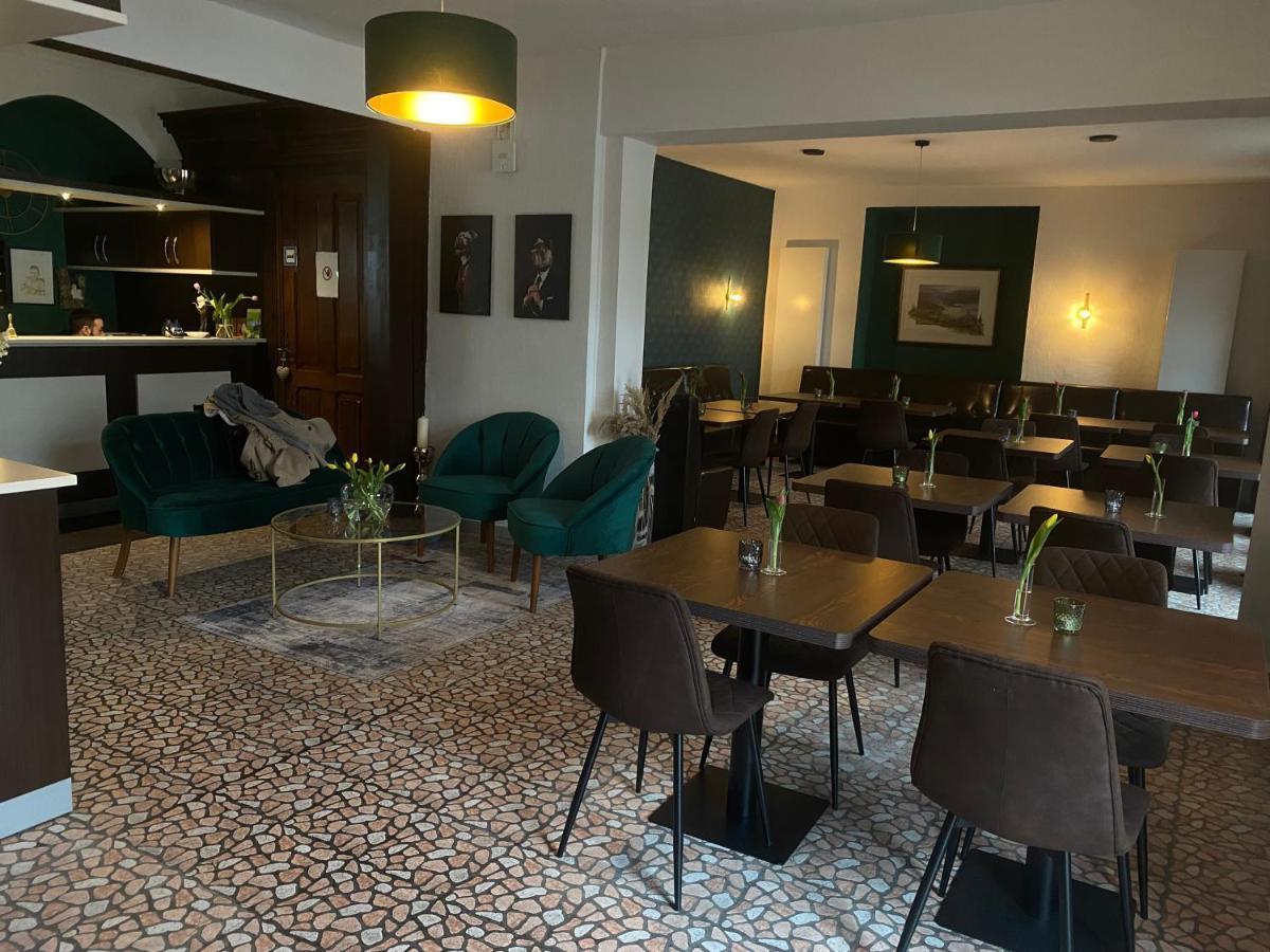 Hotel Vier Loewen Трабен-Трарбах Екстериор снимка