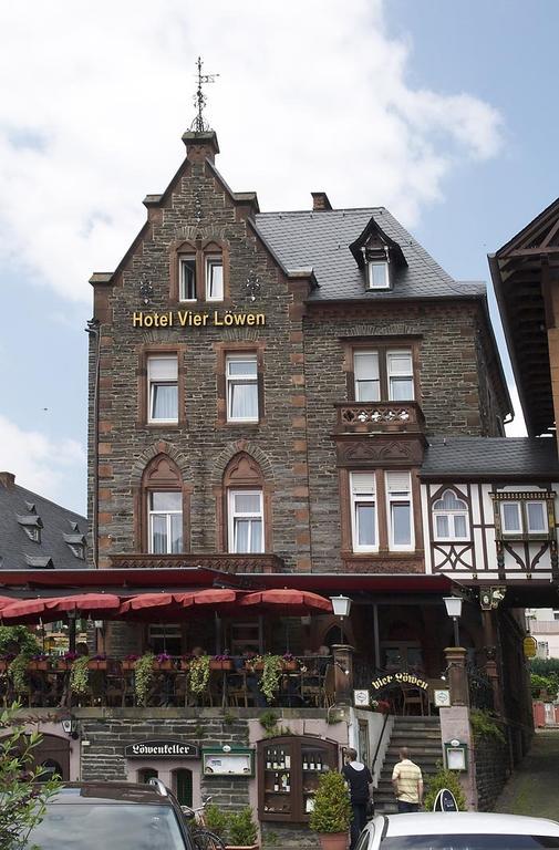 Hotel Vier Loewen Трабен-Трарбах Екстериор снимка